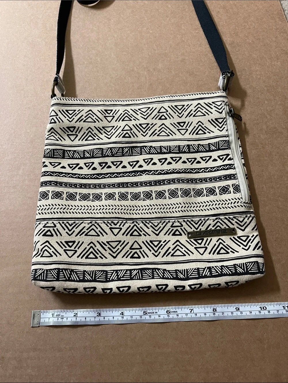 Dakine Black and Cream Patterned Crossbody Bag
